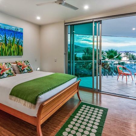 Pavillions Penthouse 25 - Luxury Waterfront Apartment With Private Roof Top Pool And Buggy 해밀턴아일랜드 외부 사진