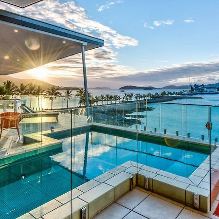 Pavillions Penthouse 25 - Luxury Waterfront Apartment With Private Roof Top Pool And Buggy 해밀턴아일랜드 외부 사진