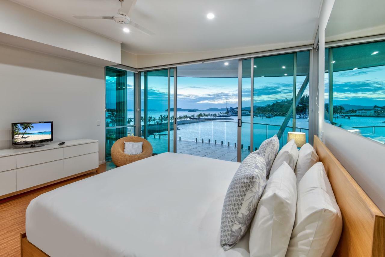 Pavillions Penthouse 25 - Luxury Waterfront Apartment With Private Roof Top Pool And Buggy 해밀턴아일랜드 외부 사진