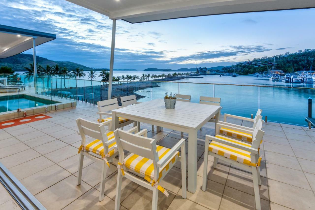 Pavillions Penthouse 25 - Luxury Waterfront Apartment With Private Roof Top Pool And Buggy 해밀턴아일랜드 외부 사진