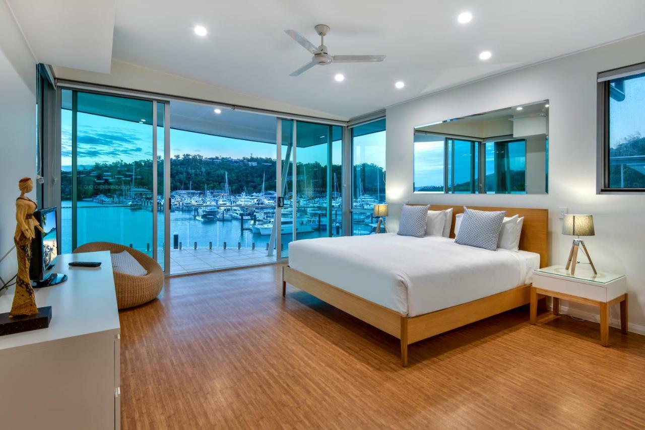 Pavillions Penthouse 25 - Luxury Waterfront Apartment With Private Roof Top Pool And Buggy 해밀턴아일랜드 외부 사진