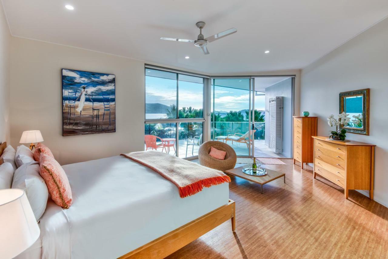 Pavillions Penthouse 25 - Luxury Waterfront Apartment With Private Roof Top Pool And Buggy 해밀턴아일랜드 외부 사진