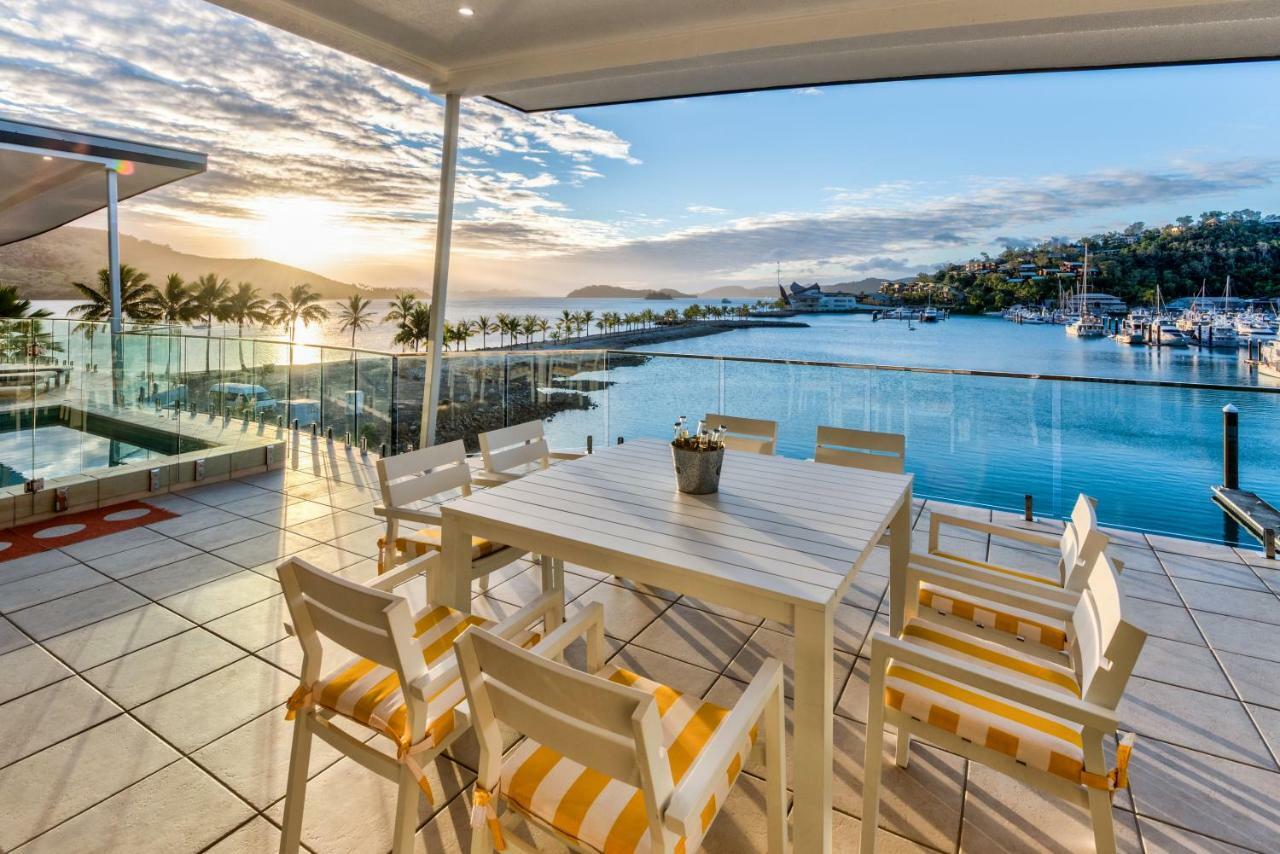 Pavillions Penthouse 25 - Luxury Waterfront Apartment With Private Roof Top Pool And Buggy 해밀턴아일랜드 외부 사진