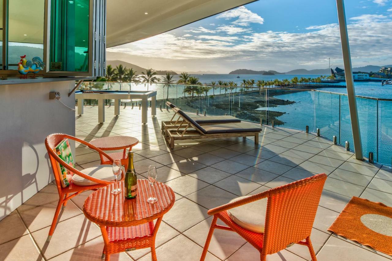 Pavillions Penthouse 25 - Luxury Waterfront Apartment With Private Roof Top Pool And Buggy 해밀턴아일랜드 외부 사진