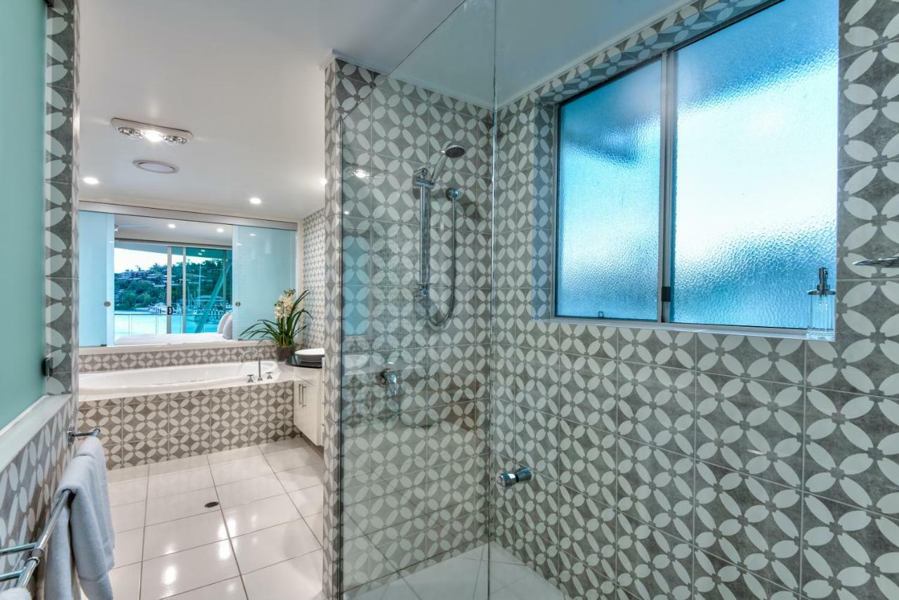 Pavillions Penthouse 25 - Luxury Waterfront Apartment With Private Roof Top Pool And Buggy 해밀턴아일랜드 외부 사진