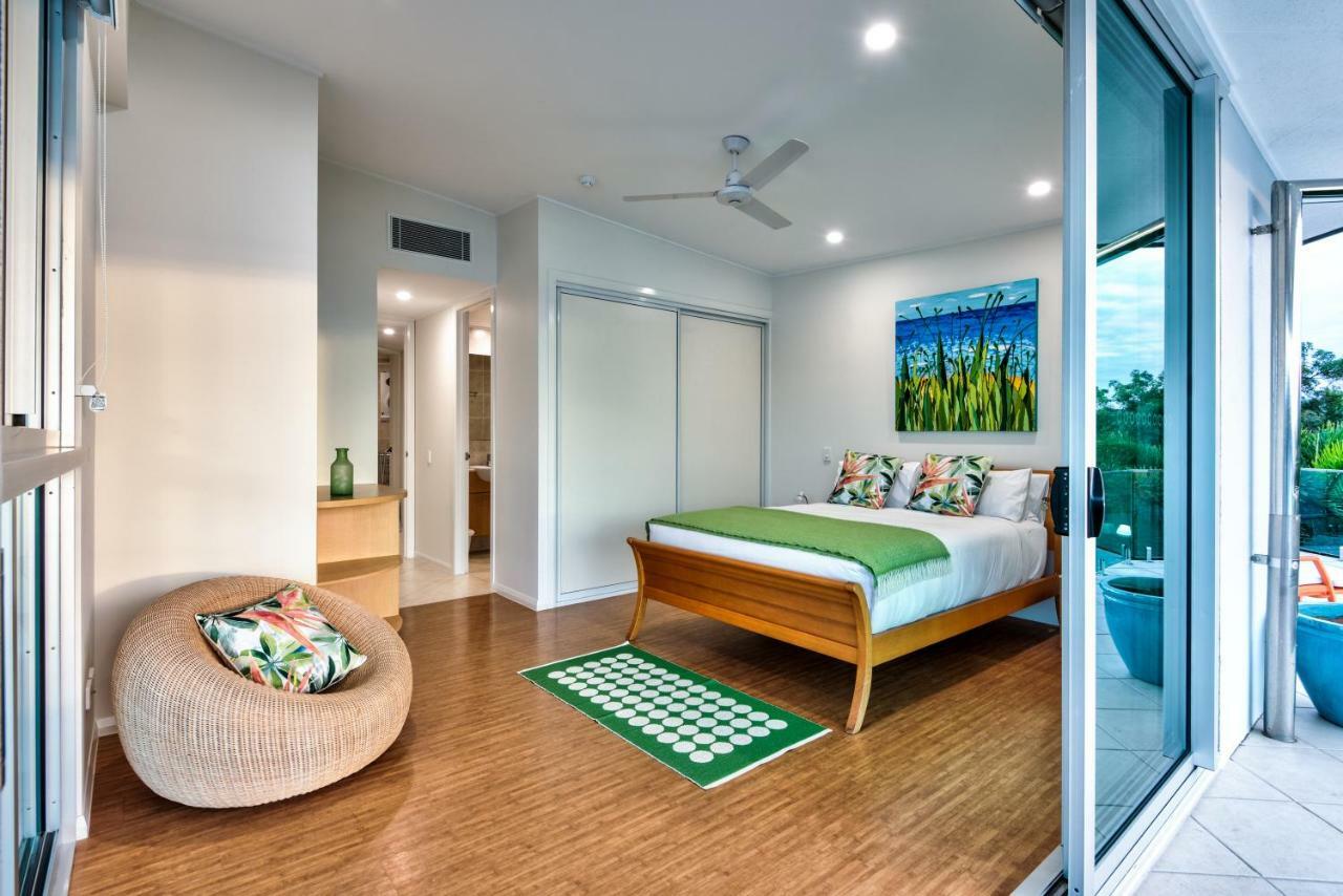 Pavillions Penthouse 25 - Luxury Waterfront Apartment With Private Roof Top Pool And Buggy 해밀턴아일랜드 외부 사진